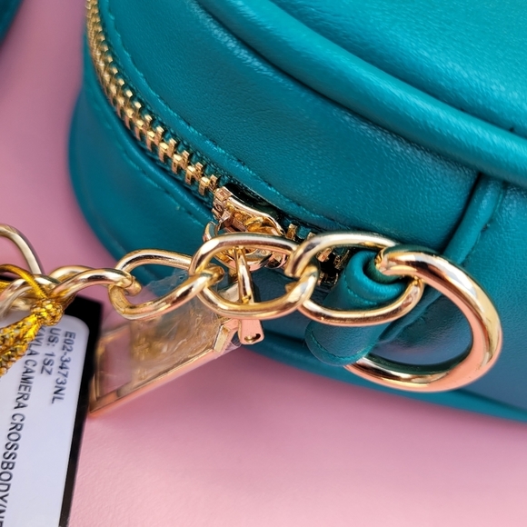 New bebe Kayla New Logo Camera Crossbody Teal Color - Picture 4 of 10